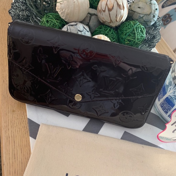 Louis Vuitton in Felicie in Amarante Vernis - Picture 3 of 8